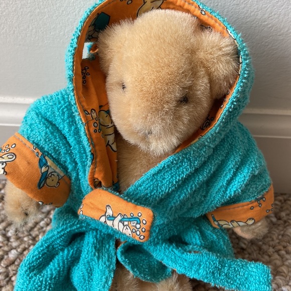 Muffy VanderBear In Robe - Picture 2 of 4